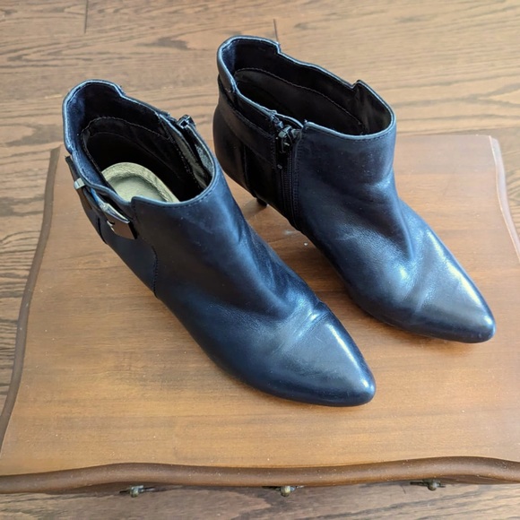 Anne Klein ankle pointed booties - Picture 2 of 5